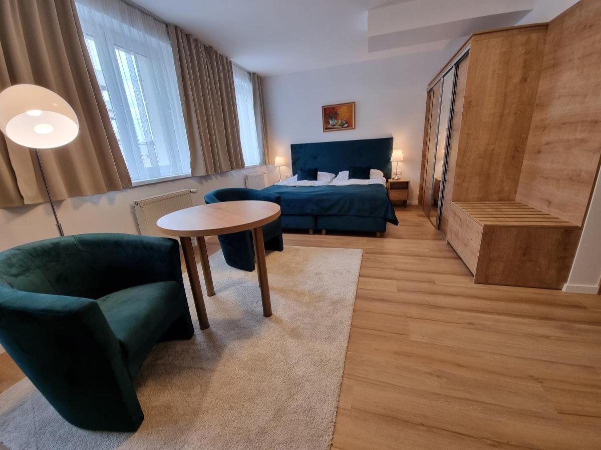 Hotel Tilia Пезинок Экстерьер фото