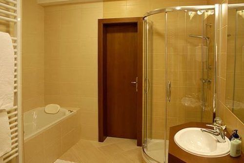 Hotel Tilia Пезинок Экстерьер фото